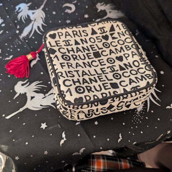 Chanel makeup bag vintage 1991 - Picture 2 of 4